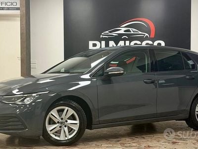 Usata VW Golf VIII Life 116 CV (85 kW) 2022 Grigio Berlina