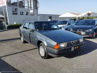 Usata Alfa Romeo 75 120 CV (88 kW) 1987 Blu/azzurro Berlina