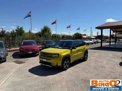 Nuova Fiat Grande Panda La Prima 101 CV (74 kW) 2025 Giallo Utilitaria