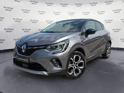 Usata Renault Captur Techno 101 CV (74 kW) 2023 Grigio SUV