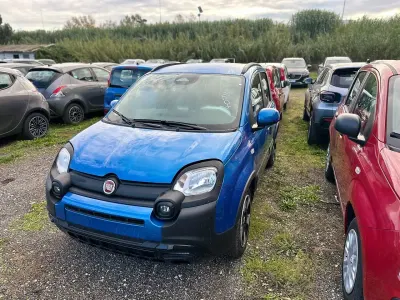 Usata Fiat Panda Cross Cross 70 CV (51 kW) 2025 Blu Utilitaria