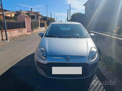 Usata Fiat Grande Punto 75 CV (55 kW) 2010 Grigio Utilitaria