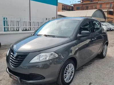 Usata Lancia Ypsilon S 69 CV (50 kW) 2014 Grigio Utilitaria