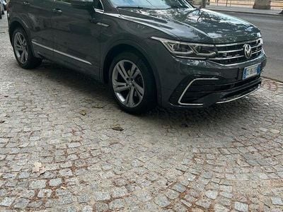 Usata VW Tiguan R-line 150 CV (110 kW) 2020 Grigio SUV