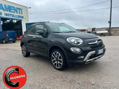 Käytetty Fiat 500X Cross Plus 140 HP (102 kW) 2017 Musta Katumaasturi