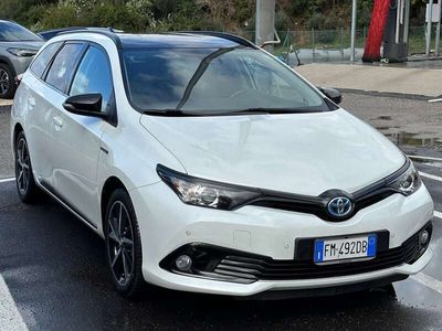 usata Toyota Auris Hybrid 