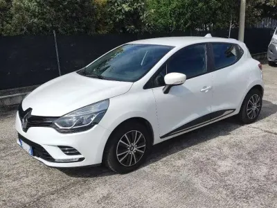 Usata Renault Clio V Life 75 CV (55 kW) 2020 Bianco Berlina