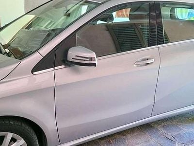 Usata Mercedes B160 Premium 90 CV (66 kW) 2016 Grigio Monovolume