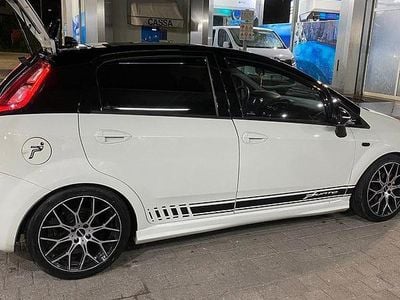 Usata Fiat Grande Punto 65 CV (47 kW) 2016 Bianco Utilitaria