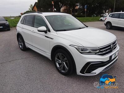 Usata VW Tiguan R-line 150 CV (110 kW) 2021 Bianco SUV