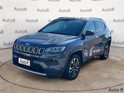 Begagnad Jeep Compass Limited 131 HK (96 kW) 2023 Grå SUV