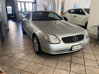 Usata Mercedes SLK200 136 CV (100 kW) 1998 Grigio Cabrio