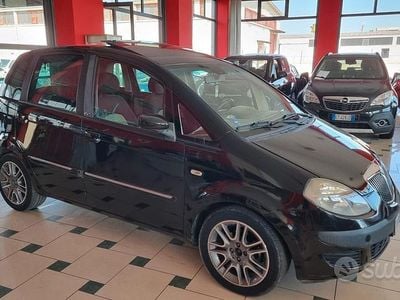 Marrone Usata 2005 Lancia Musa Monovolume | 2450 € (Buon prezzo)