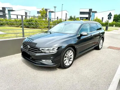 Usata VW Passat 150 CV (110 kW) 2021 Grigio Station wagon