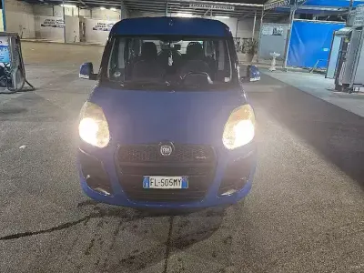 Occasion Fiat Doblò 90 ch (66 kW) 2012 Bleue Monospace