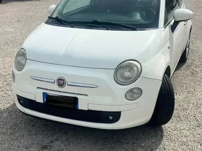 Usata Fiat 500 Lounge 75 CV (55 kW) 2008 Bianco Utilitaria