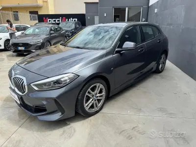 Käytetty BMW 118 M Sport 150 HP (110 kW) 2021 Harmaa Viistoperä