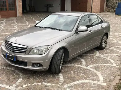 Usata Mercedes 200 Avantgarde 136 CV (100 kW) 2008 Beige Berlina