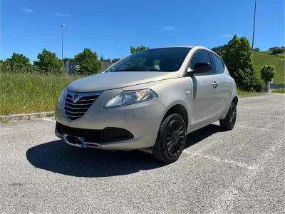 Begagnad Lancia Ypsilon 85 HK (62 kW) 2013 Halvkombi