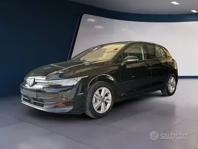 Usata VW Golf VIII Life 116 CV (85 kW) 2025 Nero Berlina