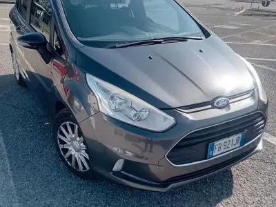 Usata Ford B-MAX Business Edition 90 CV (66 kW) 2015 Grigio Monovolume
