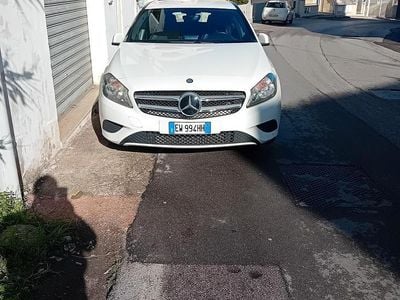 Usata Mercedes A180 108 CV (79 kW) 2014 Bianco Berlina