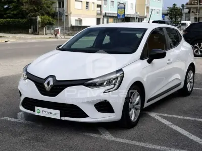 Usata Renault Clio Business 72 CV (52 kW) 2020 Bianco Utilitaria