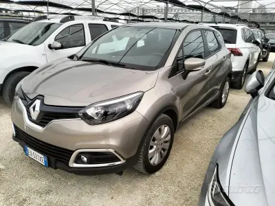 Usata Renault Captur 90 CV (66 kW) 2015 Grigio SUV