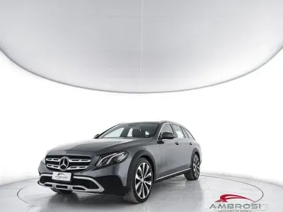 Usata Mercedes E220 Business 194 CV (142 kW) 2017 Grigio