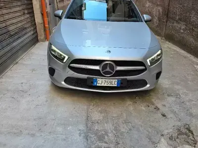 Usata Mercedes A200 150 CV (110 kW) 2022 Grigio Berlina