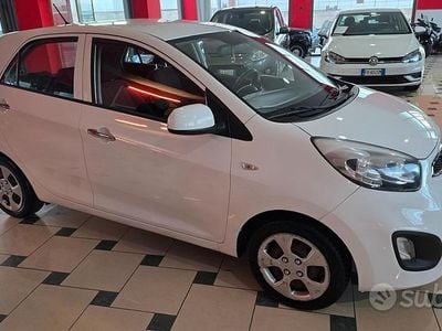 Usata Kia Picanto 67 CV (49 kW) 2014 Bianco Utilitaria