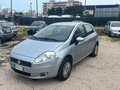 Usata Fiat Grande Punto Active 69 CV (50 kW) 2009 Argento Utilitaria
