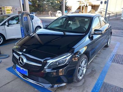 Usata Mercedes A180 109 CV (80 kW) 2016 Nero Berlina