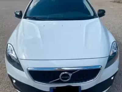 Usata Volvo V40 CC 120 CV (88 kW) 2018 Bianco Station wagon