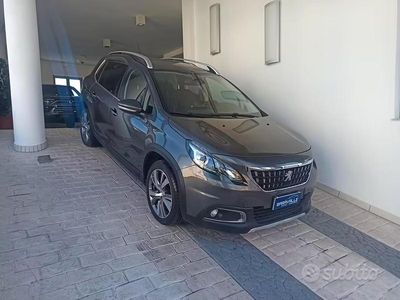 Gebraucht Peugeot 2008 Allure 102 PS (75 kW) 2019 Grau SUV