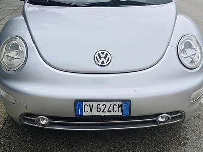 Usata VW New Beetle 101 CV (74 kW) 2005 Grigio Utilitaria