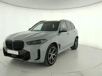 Usata BMW X5 M Sport 352 CV (258 kW) 2025 Black sapphire metallizzato SUV