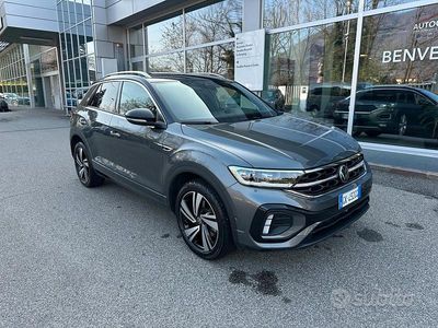 Usata VW T-Roc R-line 150 CV (110 kW) 2023 Grigio SUV