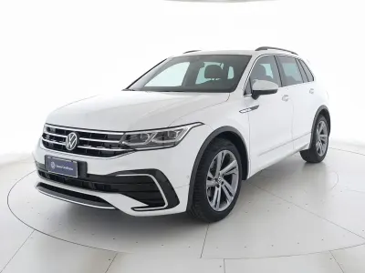 Usata VW Tiguan R-line 150 CV (110 kW) 2023 Pure white SUV