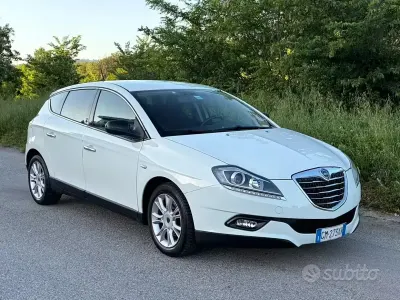 Usata Lancia Delta Gold 120 CV (88 kW) 2013 Bianco Utilitaria