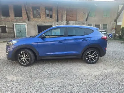 Usata Hyundai Tucson GO! 141 CV (103 kW) 2018 Blu/azzurro SUV