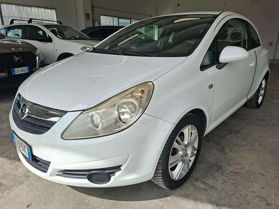 Usata Opel Corsa 75 CV (55 kW) 2008 Bianco Utilitaria