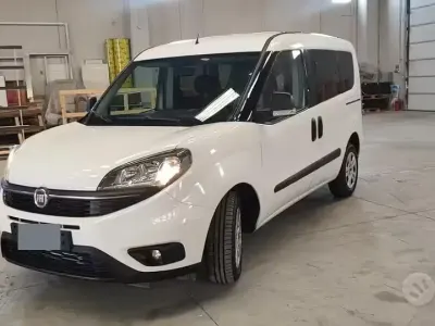Usata Fiat Doblò 105 CV (77 kW) 2020 Bianco Monovolume