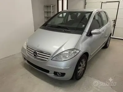 Usata Mercedes A180 Elegance 109 CV (80 kW) 2005 Grigio Berlina