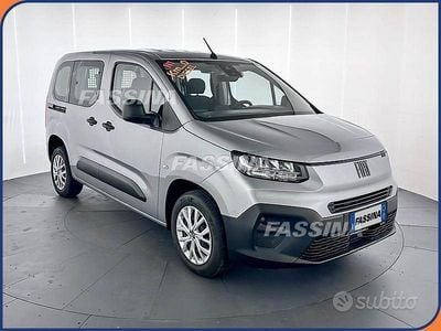 Usata Fiat Doblò 130 CV (95 kW) 2024 Grigio Monovolume
