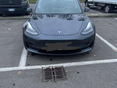 Grigio Usata 2023 Tesla Model 3 Standard Range Berlina | 28.999 € (Buon prezzo)