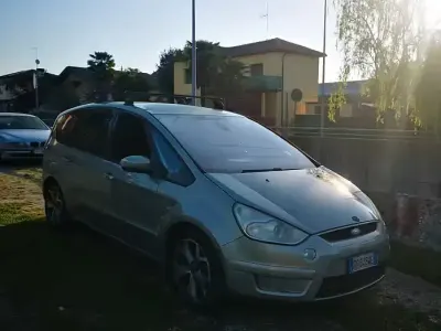 Usata Ford S-MAX 140 CV (102 kW) 2009 Grigio Monovolume