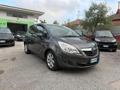 Usata Opel Meriva 95 CV (69 kW) 2013 Grigio Monovolume