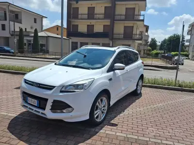 Usata Ford Kuga Titanium 150 CV (110 kW) 2016 Bianco SUV