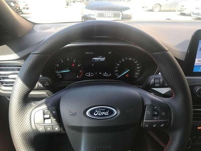 Grigio Usata 2022 Ford Focus ST-Line Berlina | 20.000 € (Buon prezzo)